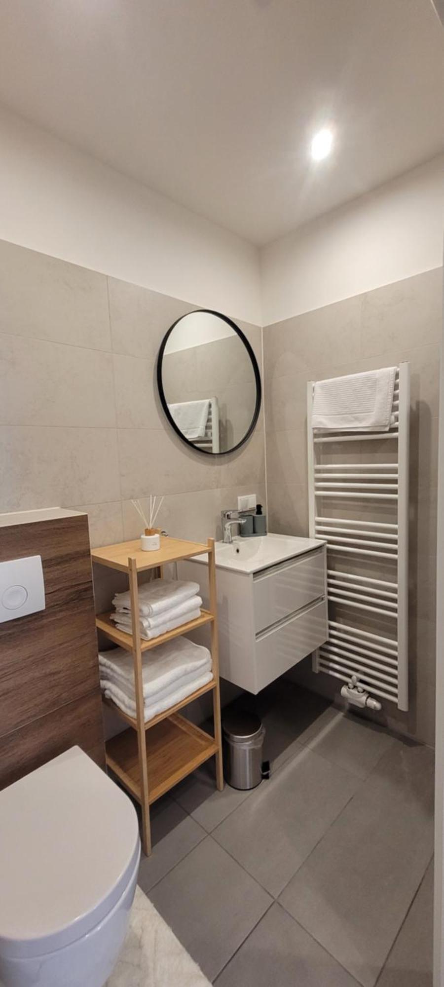 Altbauwohnung Mit Charme - Selbst Check In - Queensize Bett Apartment Vienna