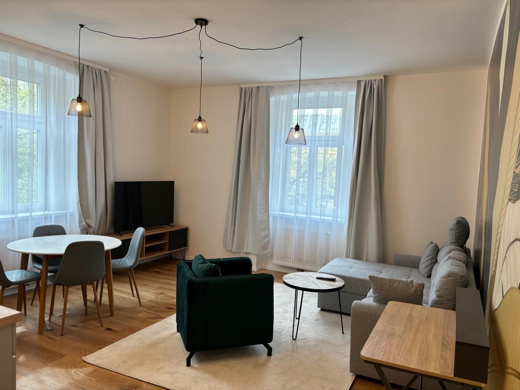 Altbauwohnung Mit Charme - Selbst Check In - Queensize Bett